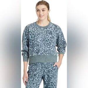 Joy lab blue animal print sweatshirt and pants outfit size large & XL